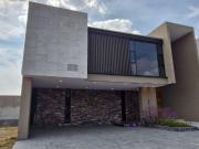 Hermosa y amplia Casa NUEVA en La Campiña