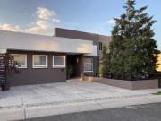 Oportunidad: Hermosa y amplia residencia con vista a la...