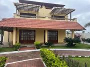 Hermosa y espaciosa casa en Ayangue