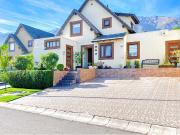 Hermosa y familiar casa condominio 4D/3B