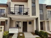 HERMOSAS CASAS MODERNAS, CON EXCELENTES AMENIDADES Y...