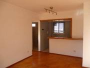 Hermoso 2 ambientes al frente con balcón Barrio Norte