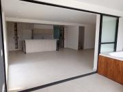 HERMOSO APARTAMENTO CON JACUZZI DEPOSITO Y 2 PARQUEADEROS