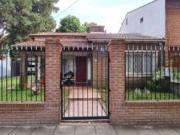 HERMOSO CHALET CINCO AMBIENTES ZONA CENTRO GRAN PARQUE...