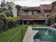 Hermoso chalet de 6 ambientes con gran jardín y piscina Hermoso chalet de 6 ambientes con gran jardín y piscina