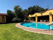 Hermoso conjunto de 3 casas en Jardines de Delicias en venta