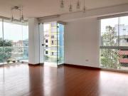 Hermoso Depa sin amoblar con balcon perfectamente...