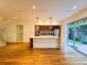 HERMOSO DEPA TIPO CASITA, TERRAZA CON JARDIN