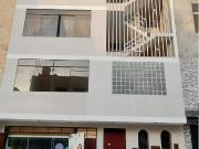 Hermoso departamento 3er piso ubicado a 3 minutos del...