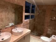 HERMOSO DEPARTAMENTO CON EXLENETE UBICACION CERCA DE...