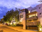 HERMOSO DEPARTAMENTO CON JARDÍN DE VENTA EN CUMBAYÁ!...