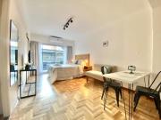 Hermoso monoambiente amoblado con balcon al frente, en...