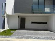 HERMOSO RESIDENCIAL EN VENTA ‼️EN FRACCIONAMIENTO...