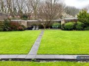 Herons Lea, London, 2 Bedroom Flat