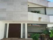 HERRADURA, FRENTE AL CLUB IRLANDÉS