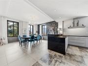 HERRENHAUS – WERKSTATT UND PARK – PANORAMABLICK