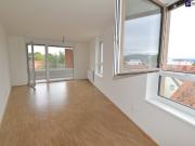 Herrliche Drei Zimmer Wohnung mit riesigen FREIFLÄCHEN!...