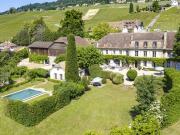 Herrliches Anwesen mit Herrenhaus aus dem 18. Jahrhundert