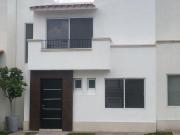 Herrmosa casa zona exclusiva en Fracc.Pta. Piedra San...