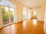 Herrschaftliche Hochparterrewohnung mit Terrasse, Kamin,...