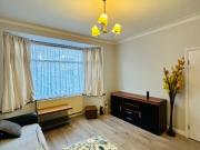 Hertford Road, Ilford, Newbury Park IG2, 3 bed terraced...