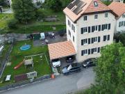 Renoviertes Wohnhaus in grüner Umgebung