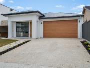 Hi, I'm Sleek and Stylish