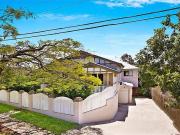 Hidden Greenslopes Apartment With Air Conditioned Bedrooms Hidden Greenslopes Apartment With Air Conditioned Bedrooms