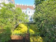 Hier rauscht kein Verkehr, nur die Blätter im Hof! TOP...