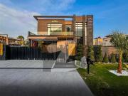 High end villa 1 kanal modern design urgent owner sale