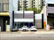 High Exposure Office/Warehouse in the Heart of South...
