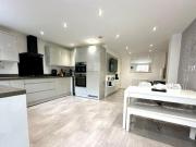 High Field Knoll, Penistone, 4 Bedroom Town