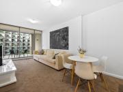 HIGH FLOOR, EXECUTIVE STYLE 1 BEDROOM APARTMENT