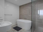 High Floor in Sundale Meriton Luxury furnished