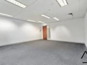 High Quality Office Space Near Town Hall Station For Lease
