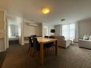 High return & annual rent increases!