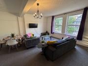 High Road, Beeston NG9, 3 bed flat to rent, £1,200 pcm |...