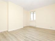 High Road, Leyton, London E10, 2 bed flat to rent,...