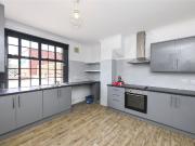 High Road, Loughton, Essex IG10, 3 bed flat to rent,...