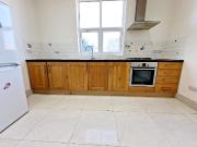 High Road, Stamford Hill N15, 2 bed flat to rent, £1,850...