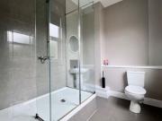 High Spec 5 bedroom House with 2 bathrooms