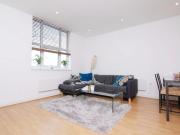 High spec flat in gated development with parking!