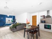 High Street, 2 Bedroom Flat