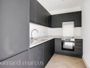 High Street, Croydon CR0, 1 bed flat to rent, £1,350 pcm...