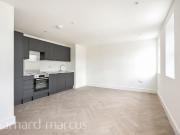 High Street, Croydon CR0, 2 bed flat to rent, £1,700 pcm...