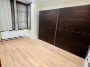 High Street North, London E12, 3 bed flat to rent,...