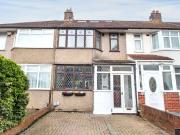 Highfield Road, Woodford Green IG8, 3 bed terraced house...