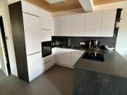 Highlight: Moderne 3,5 Zimmer Wohnung inkl. TG u EBK