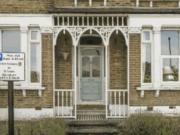 Highly Sought After 2 Bedroom Flat with Garden
