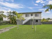 Highset home with big backyard and side access!